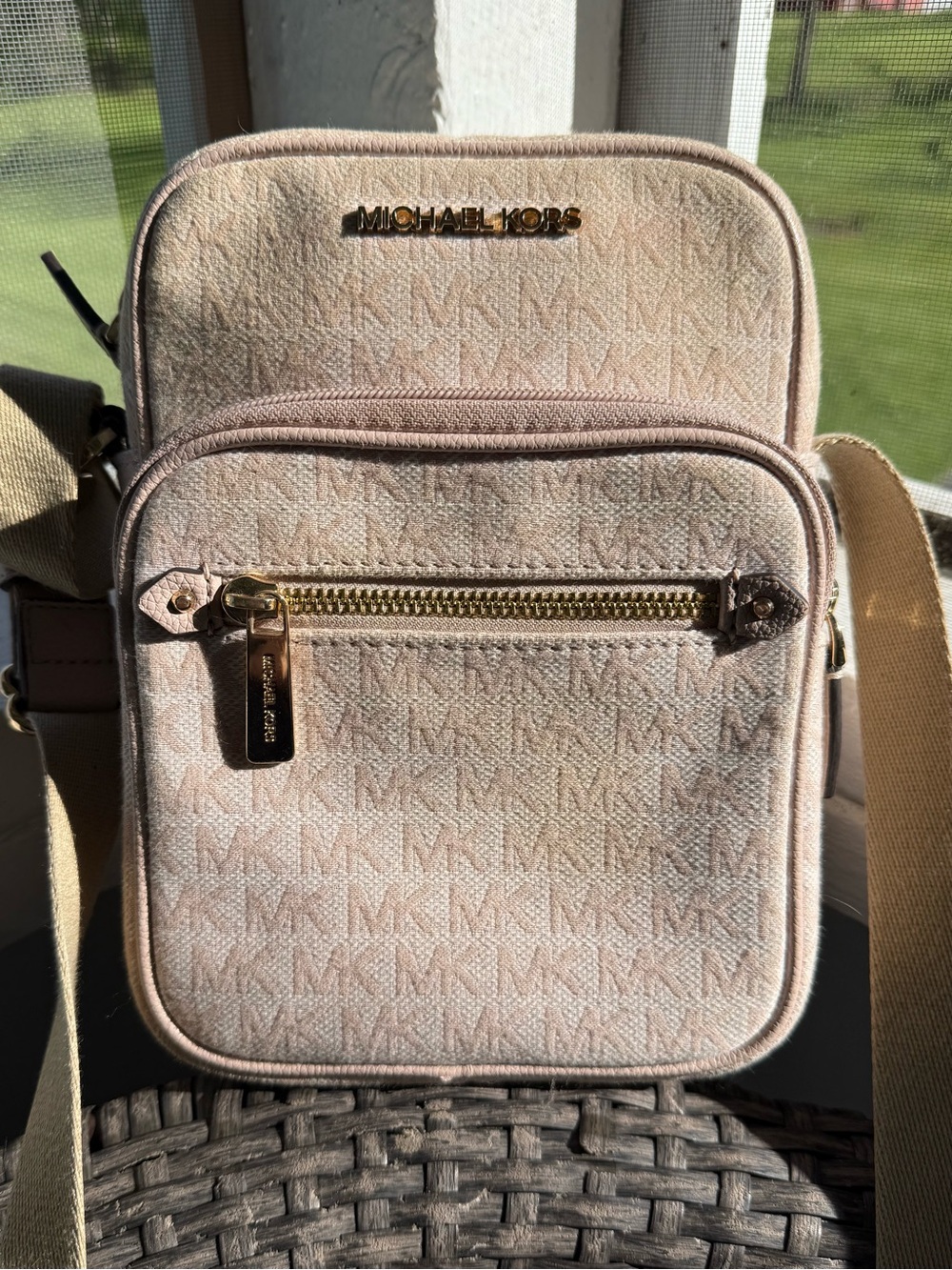 Michael Kors Cream Blush Signature Canvas Crossbody GUC